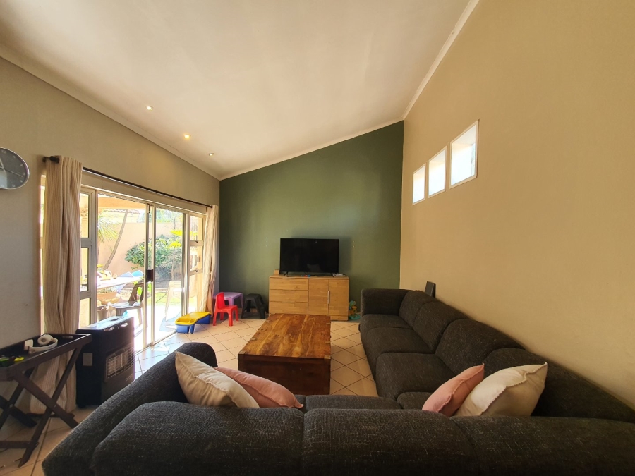 To Let 2 Bedroom Property for Rent in Douglasdale Gauteng