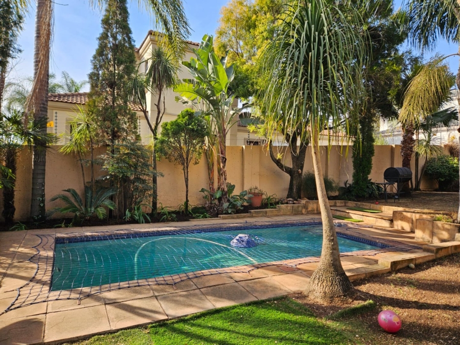 To Let 2 Bedroom Property for Rent in Douglasdale Gauteng