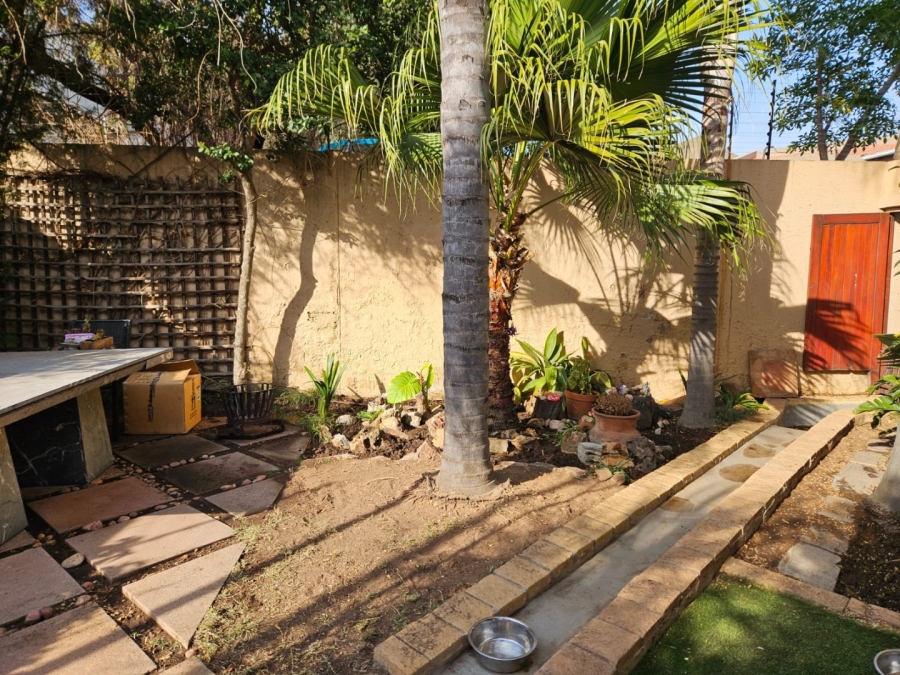 To Let 2 Bedroom Property for Rent in Douglasdale Gauteng