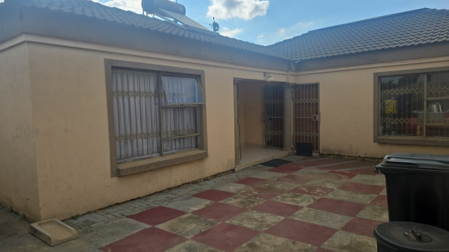 4 Bedroom Property for Sale in Rabie Ridge Gauteng