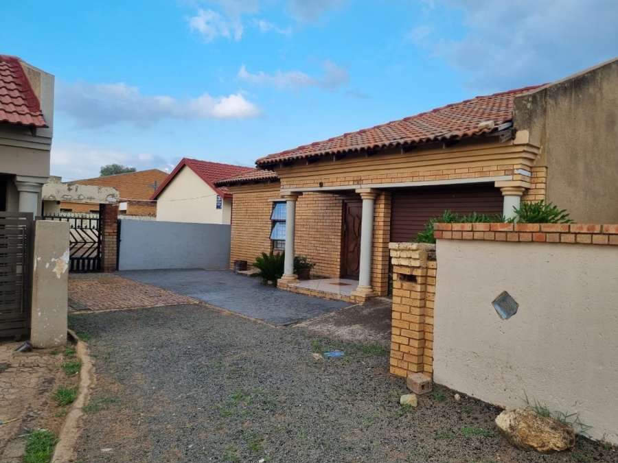2 Bedroom Property for Sale in Vosloorus Gauteng