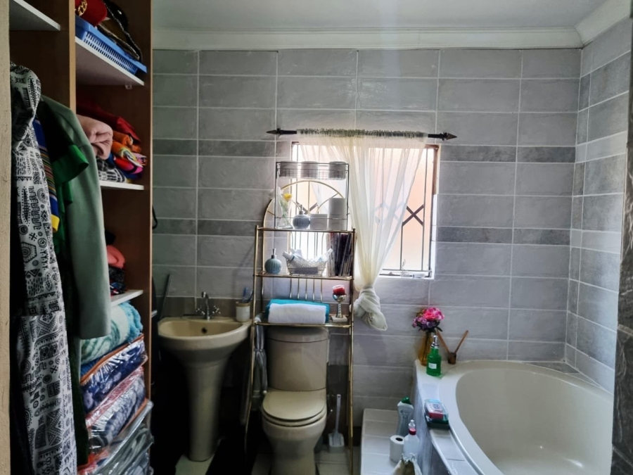 2 Bedroom Property for Sale in Vosloorus Gauteng