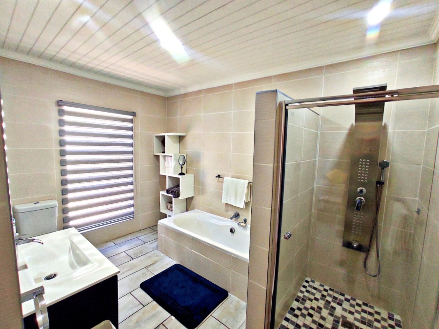 3 Bedroom Property for Sale in Vanderbijlpark SW 5 Gauteng