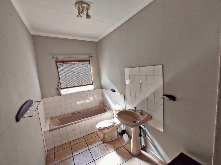 3 Bedroom Property for Sale in Vanderbijlpark SW 5 Gauteng