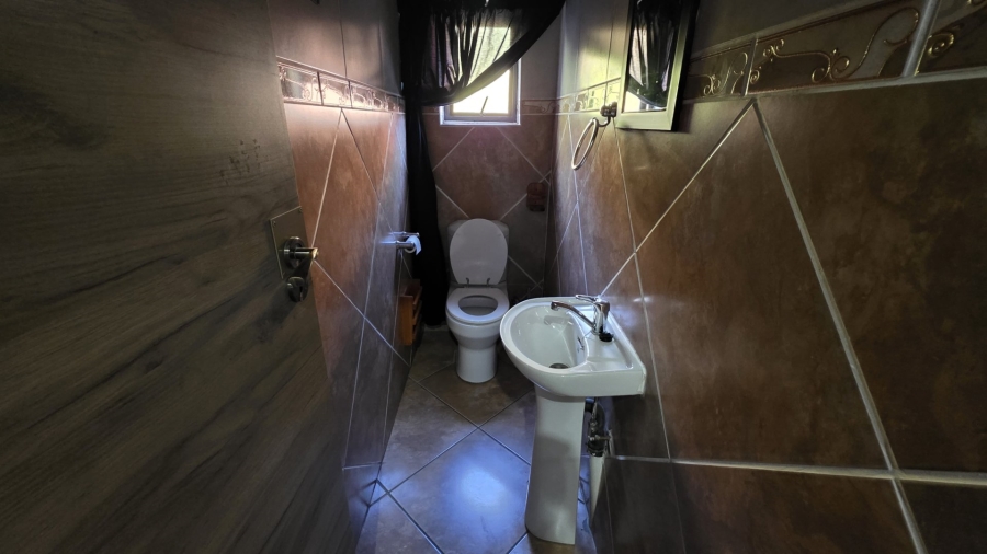 4 Bedroom Property for Sale in Montana Tuine Gauteng