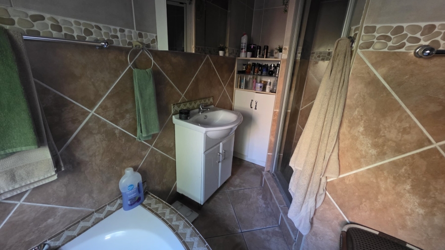 4 Bedroom Property for Sale in Montana Tuine Gauteng
