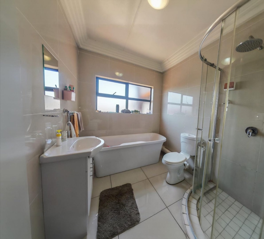 3 Bedroom Property for Sale in Eveleigh Gauteng