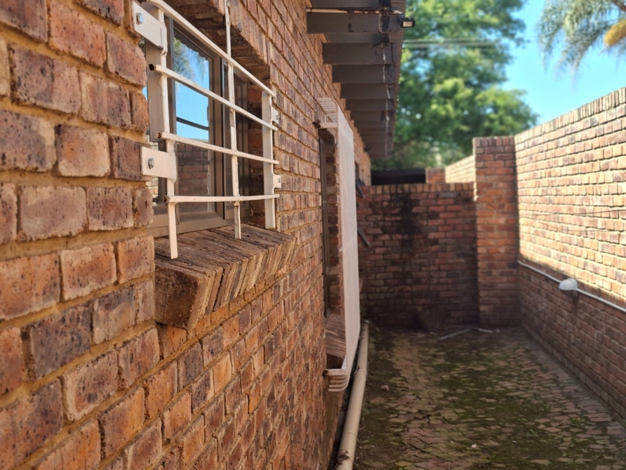  Bedroom Property for Sale in Booysens Gauteng