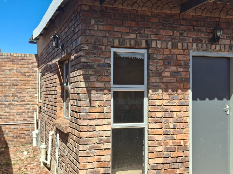  Bedroom Property for Sale in Booysens Gauteng