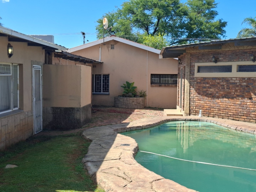  Bedroom Property for Sale in Booysens Gauteng