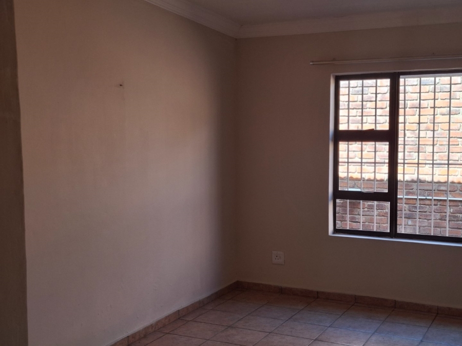  Bedroom Property for Sale in Booysens Gauteng