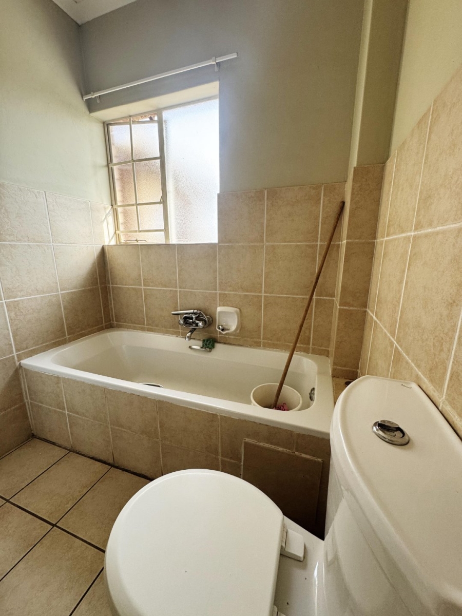 2 Bedroom Property for Sale in Glen Lauriston Gauteng