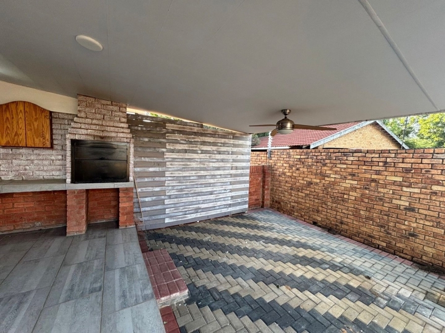 2 Bedroom Property for Sale in Montana Gauteng