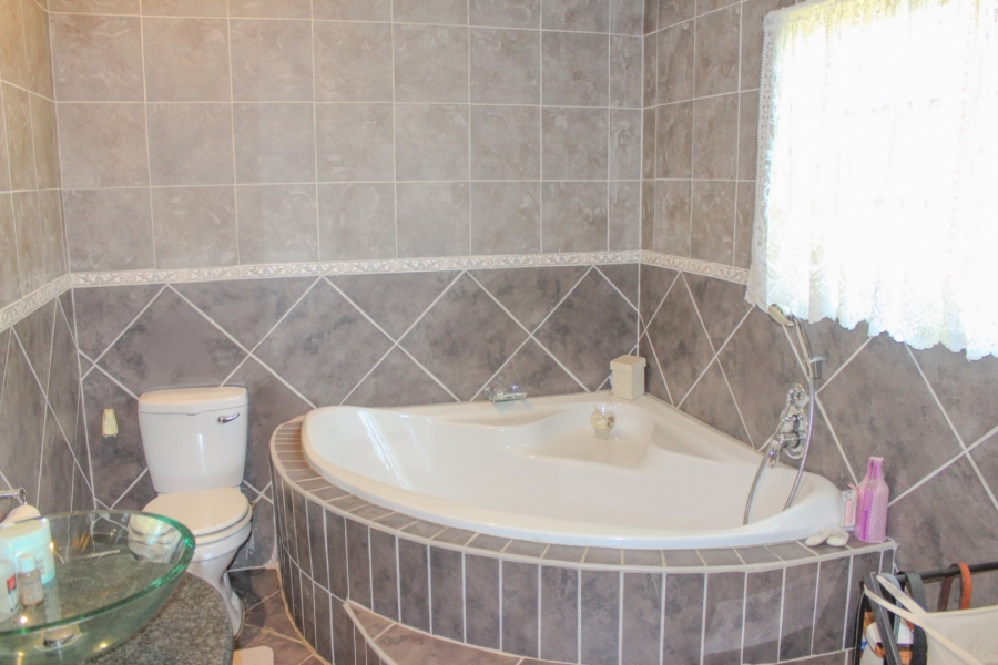 6 Bedroom Property for Sale in Irene Farm Villages Gauteng