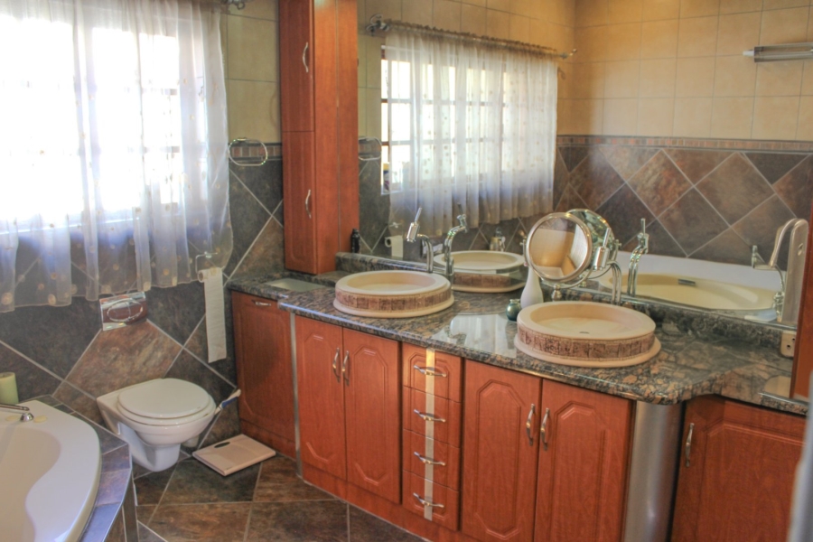 6 Bedroom Property for Sale in Irene Farm Villages Gauteng