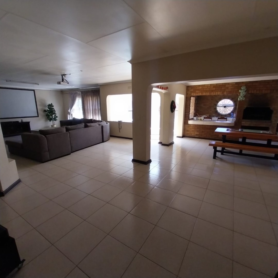 5 Bedroom Property for Sale in Sunward Park Gauteng