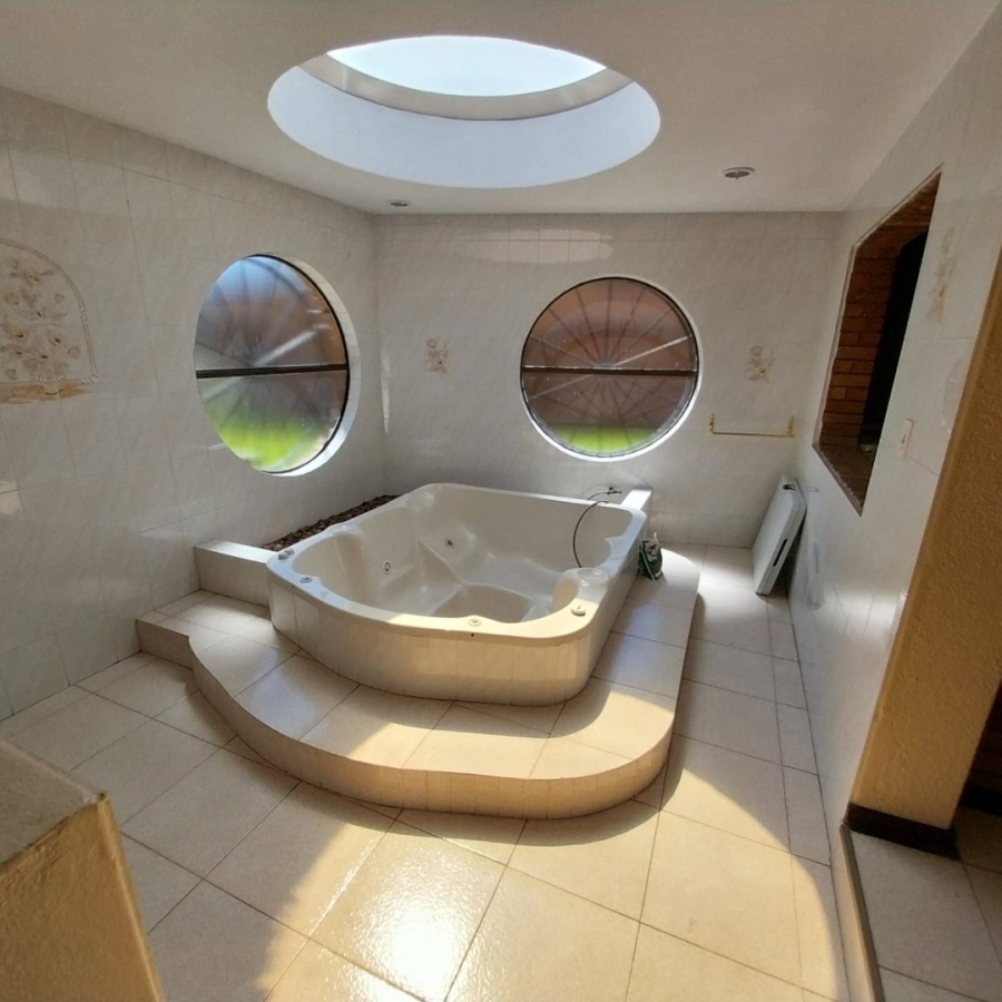 5 Bedroom Property for Sale in Sunward Park Gauteng