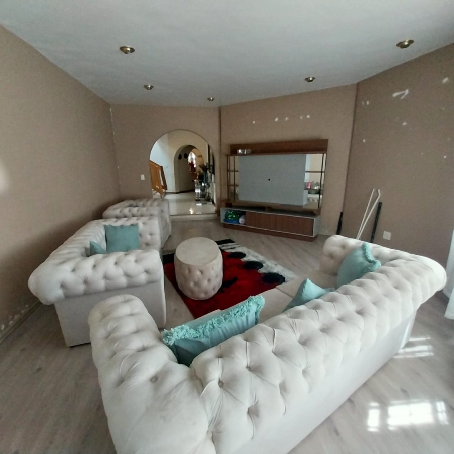 5 Bedroom Property for Sale in Sunward Park Gauteng