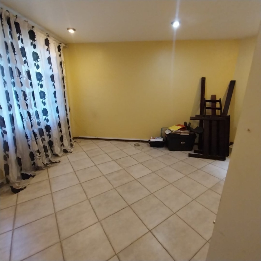 5 Bedroom Property for Sale in Sunward Park Gauteng