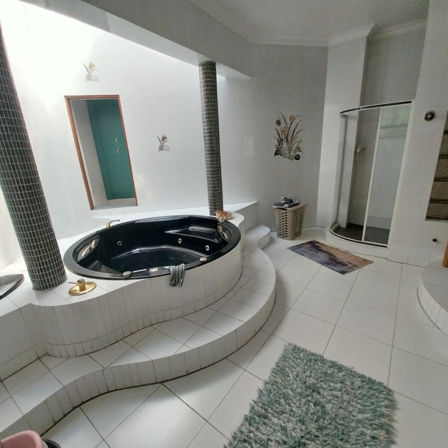 5 Bedroom Property for Sale in Sunward Park Gauteng