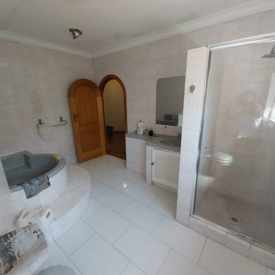 5 Bedroom Property for Sale in Sunward Park Gauteng