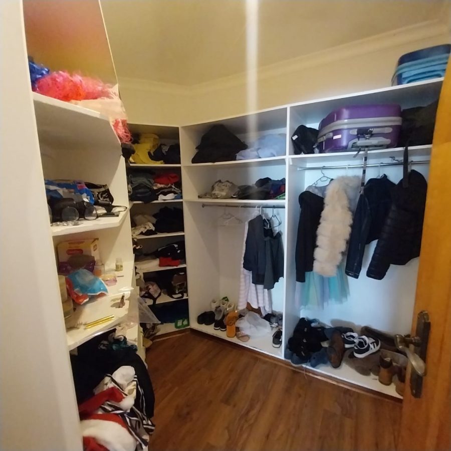 5 Bedroom Property for Sale in Sunward Park Gauteng