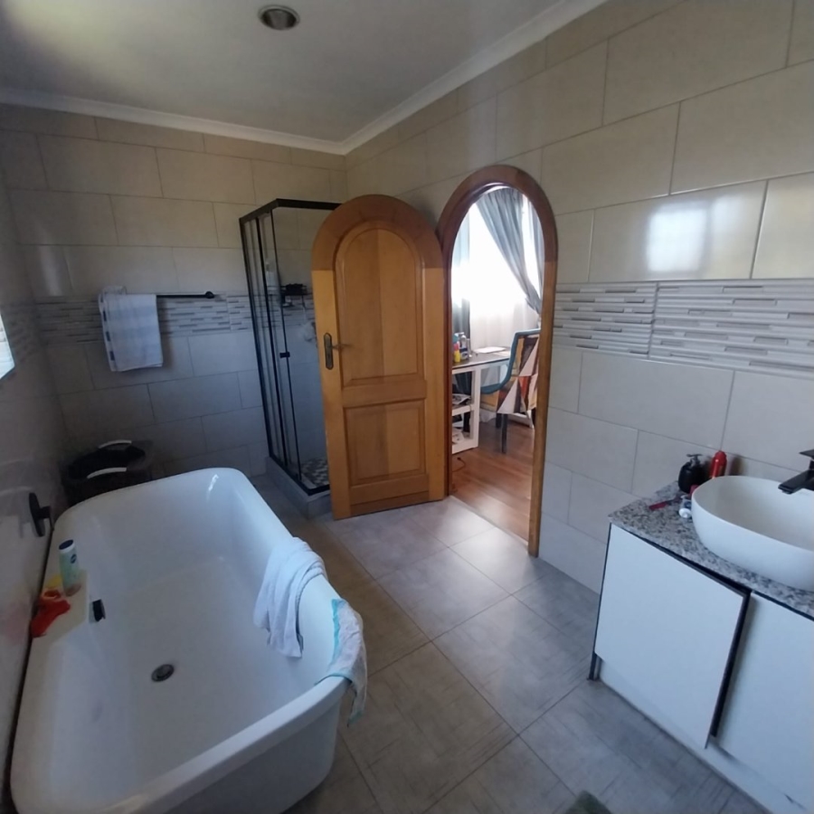 5 Bedroom Property for Sale in Sunward Park Gauteng