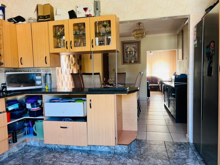 5 Bedroom Property for Sale in Naturena Gauteng