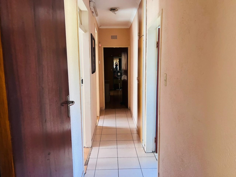 5 Bedroom Property for Sale in Naturena Gauteng