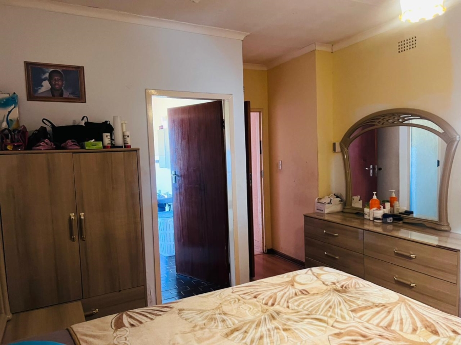 5 Bedroom Property for Sale in Naturena Gauteng