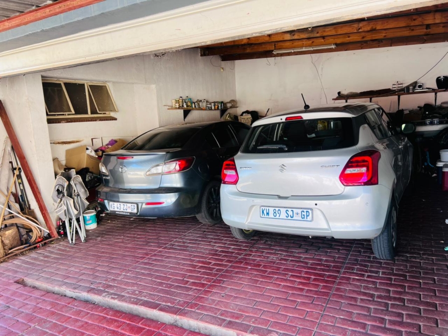 5 Bedroom Property for Sale in Naturena Gauteng