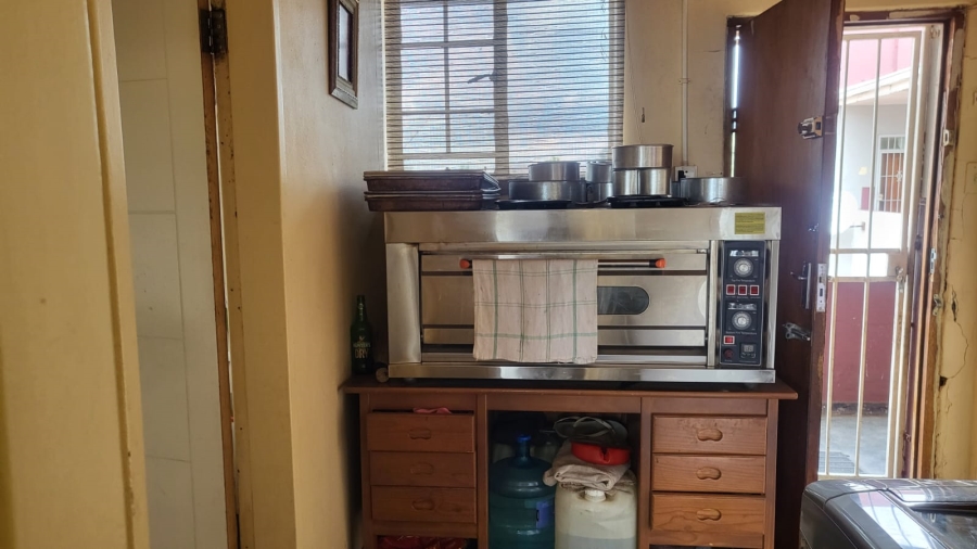1 Bedroom Property for Sale in Kenilworth Gauteng