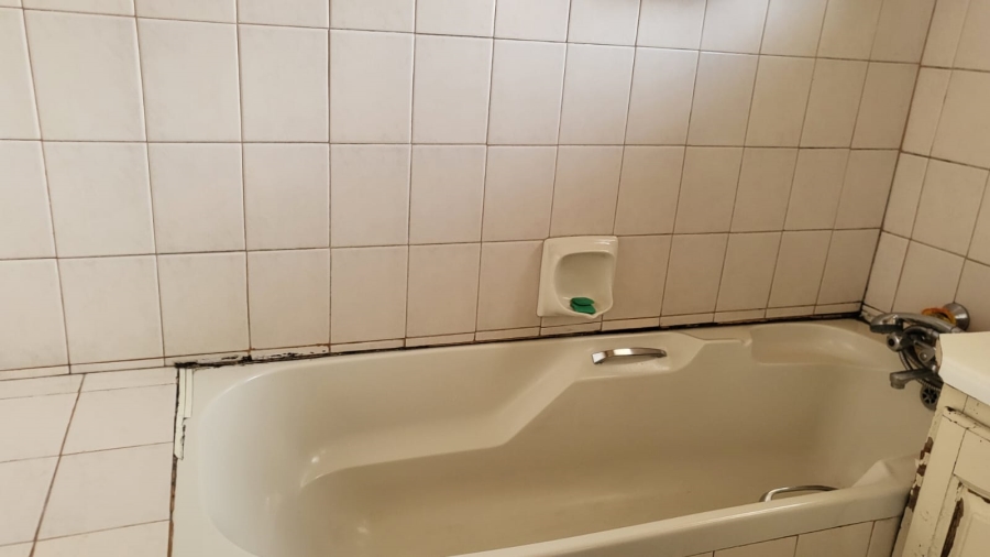 1 Bedroom Property for Sale in Kenilworth Gauteng