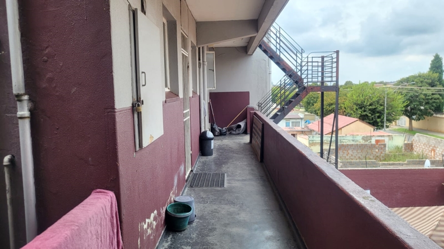 1 Bedroom Property for Sale in Kenilworth Gauteng