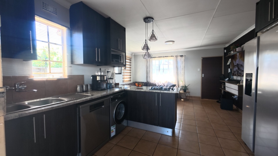 3 Bedroom Property for Sale in Sky City Gauteng