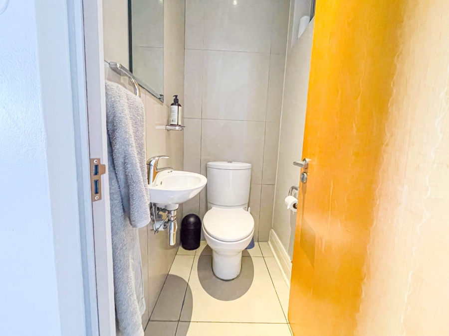 1 Bedroom Property for Sale in Sandton Central Gauteng