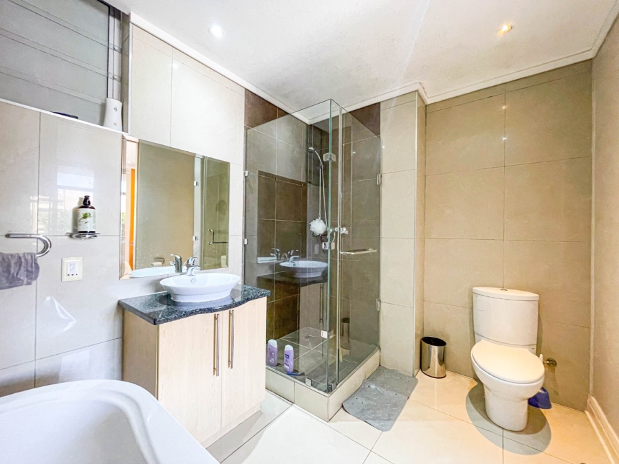 1 Bedroom Property for Sale in Sandton Central Gauteng