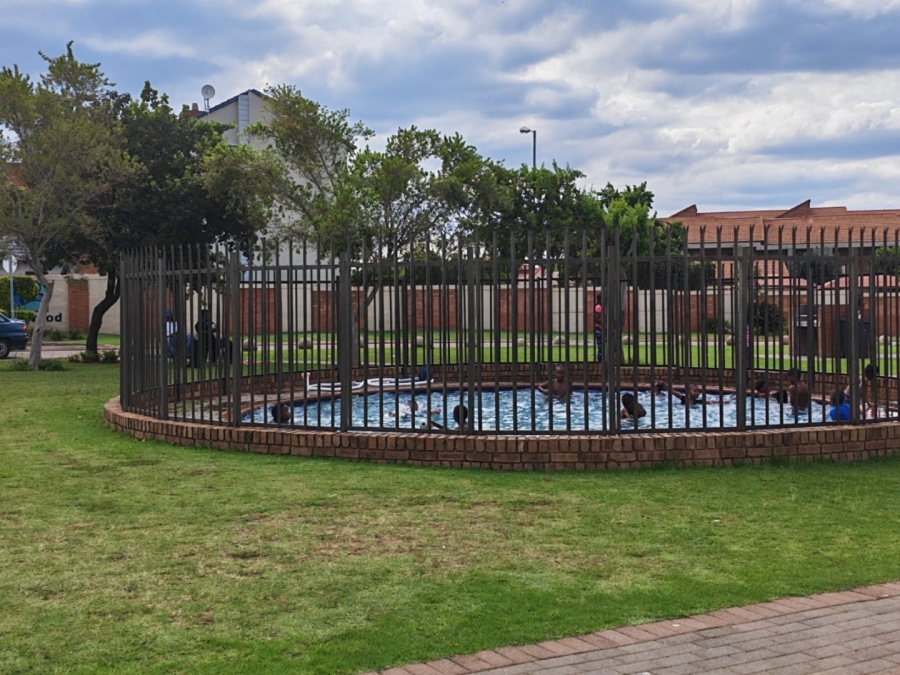 2 Bedroom Property for Sale in The Orchards Gauteng