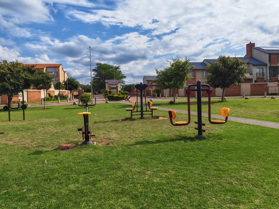 2 Bedroom Property for Sale in The Orchards Gauteng