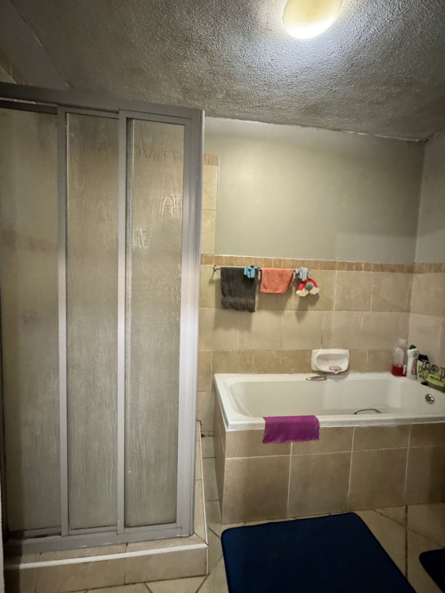 2 Bedroom Property for Sale in The Orchards Gauteng