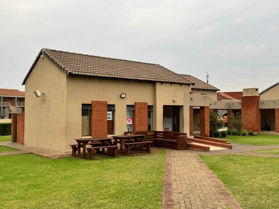 2 Bedroom Property for Sale in The Orchards Gauteng