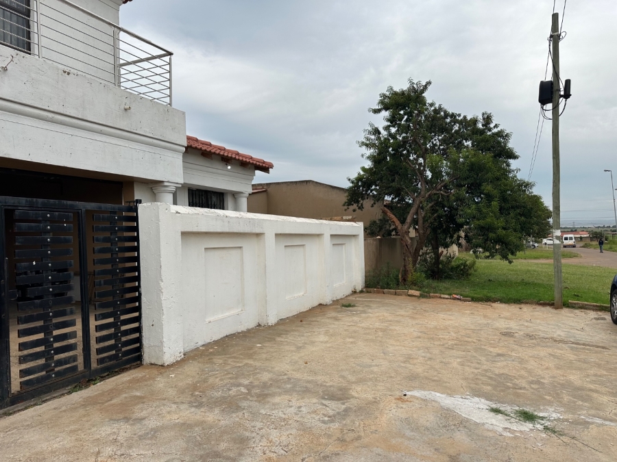 3 Bedroom Property for Sale in Vosloorus Ext 8 Gauteng