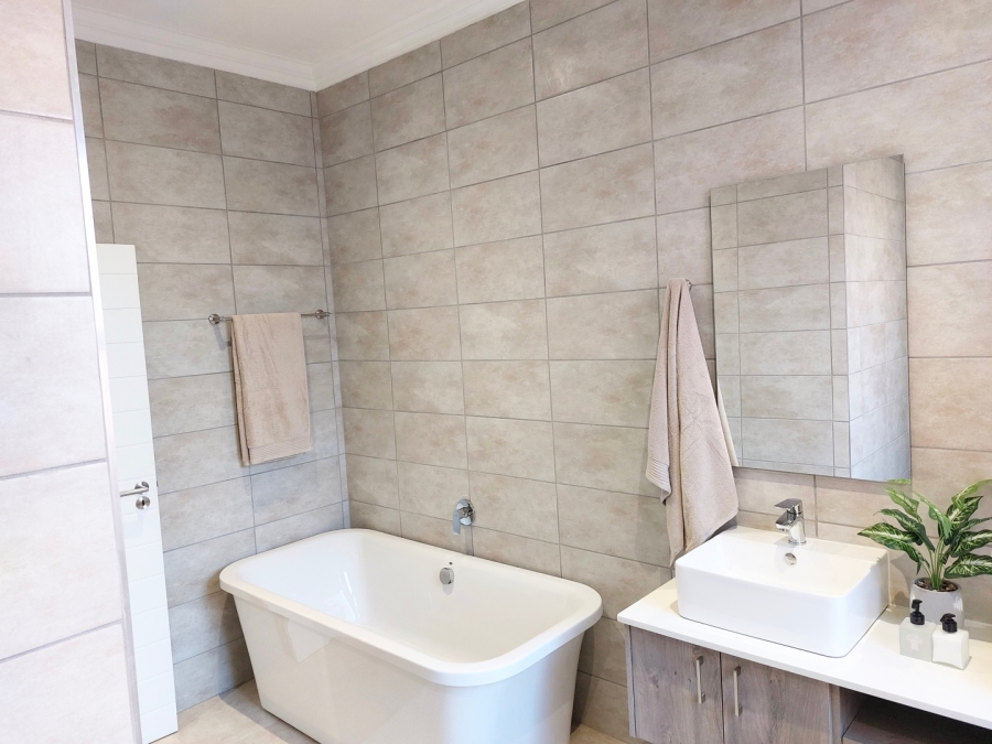 3 Bedroom Property for Sale in Six Fountains Residential Estate Gauteng