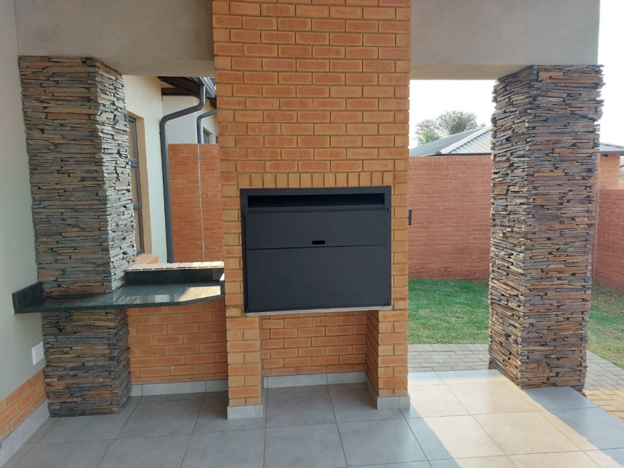 3 Bedroom Property for Sale in Six Fountains Residential Estate Gauteng