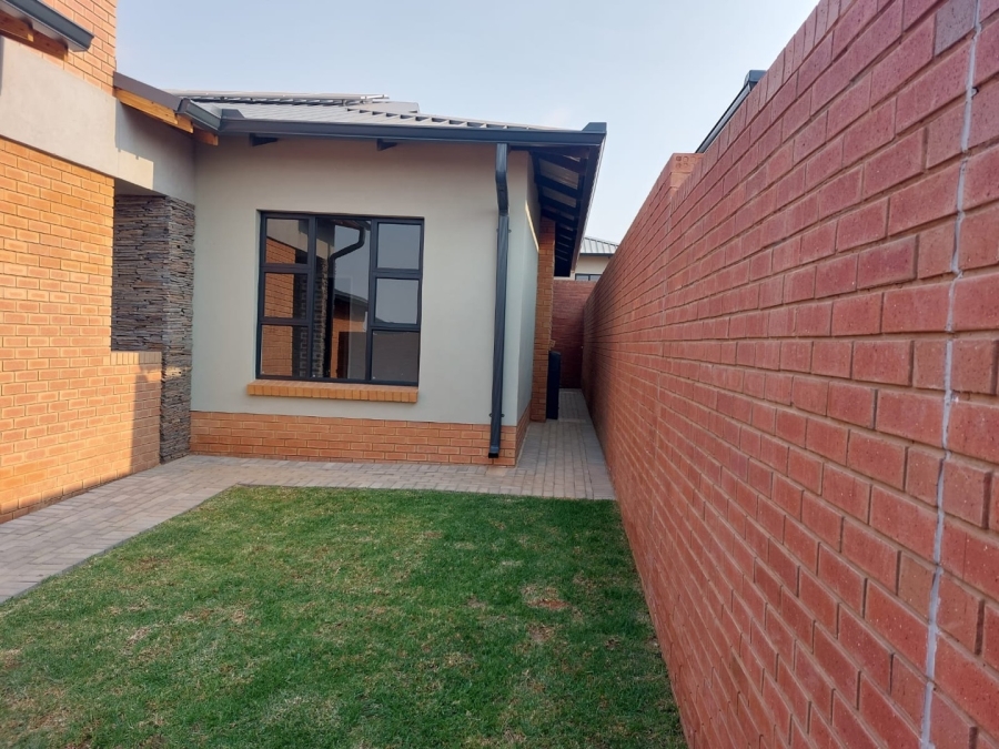 3 Bedroom Property for Sale in Six Fountains Residential Estate Gauteng