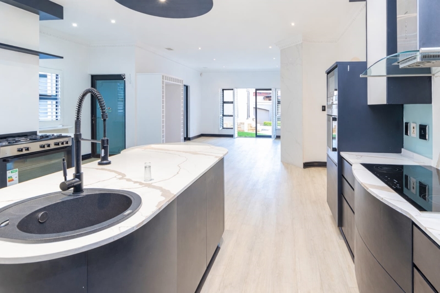 4 Bedroom Property for Sale in Blue Valley Golf Estate Gauteng