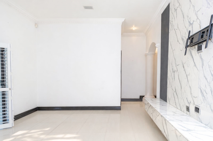 4 Bedroom Property for Sale in Blue Valley Golf Estate Gauteng