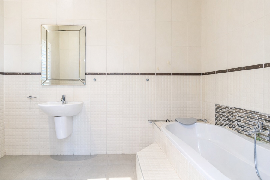 4 Bedroom Property for Sale in Blue Valley Golf Estate Gauteng