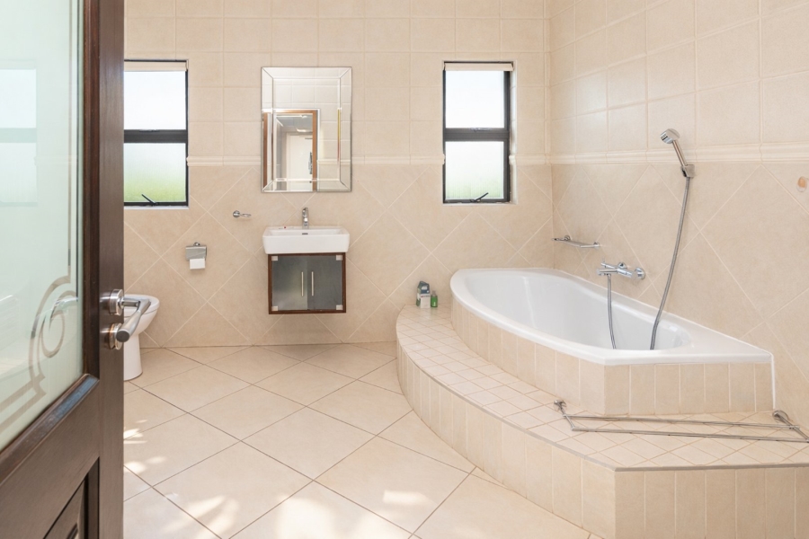 4 Bedroom Property for Sale in Blue Valley Golf Estate Gauteng