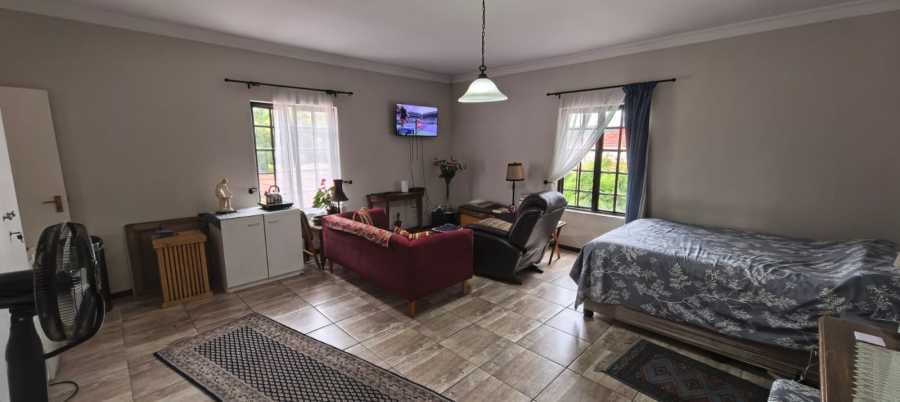 5 Bedroom Property for Sale in Kyalami Hills Gauteng